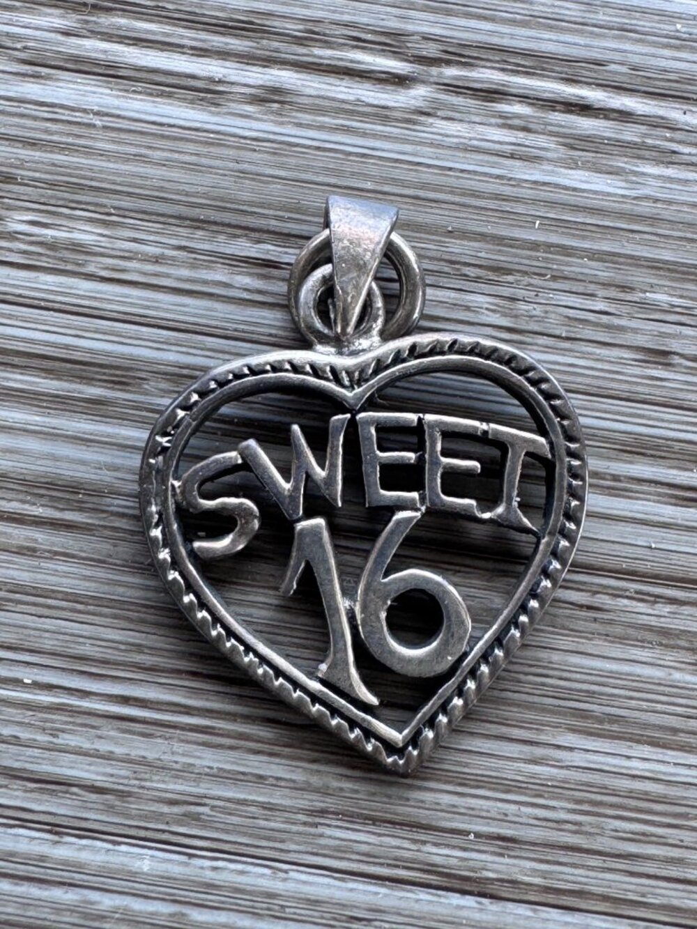 Sweet 16 Sterling Silver Heart Pendant Charm 2.57g 1 Inch Jewelry Gift Keepsake - Picture 1 of 6